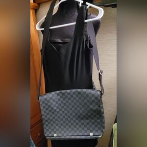 Like New Never used, Louis Vuitton Damier Graphite District GM